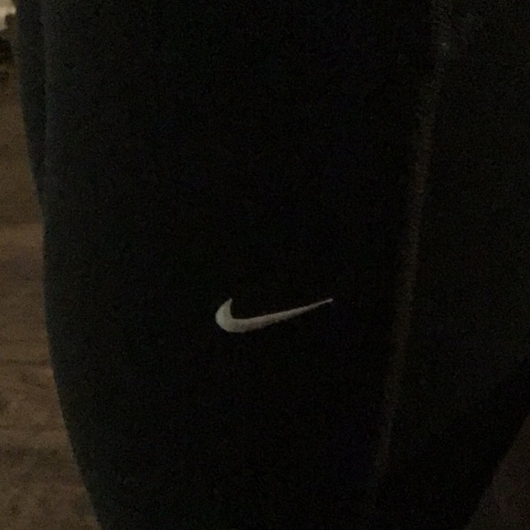 Nike - Picture 2 of 4
